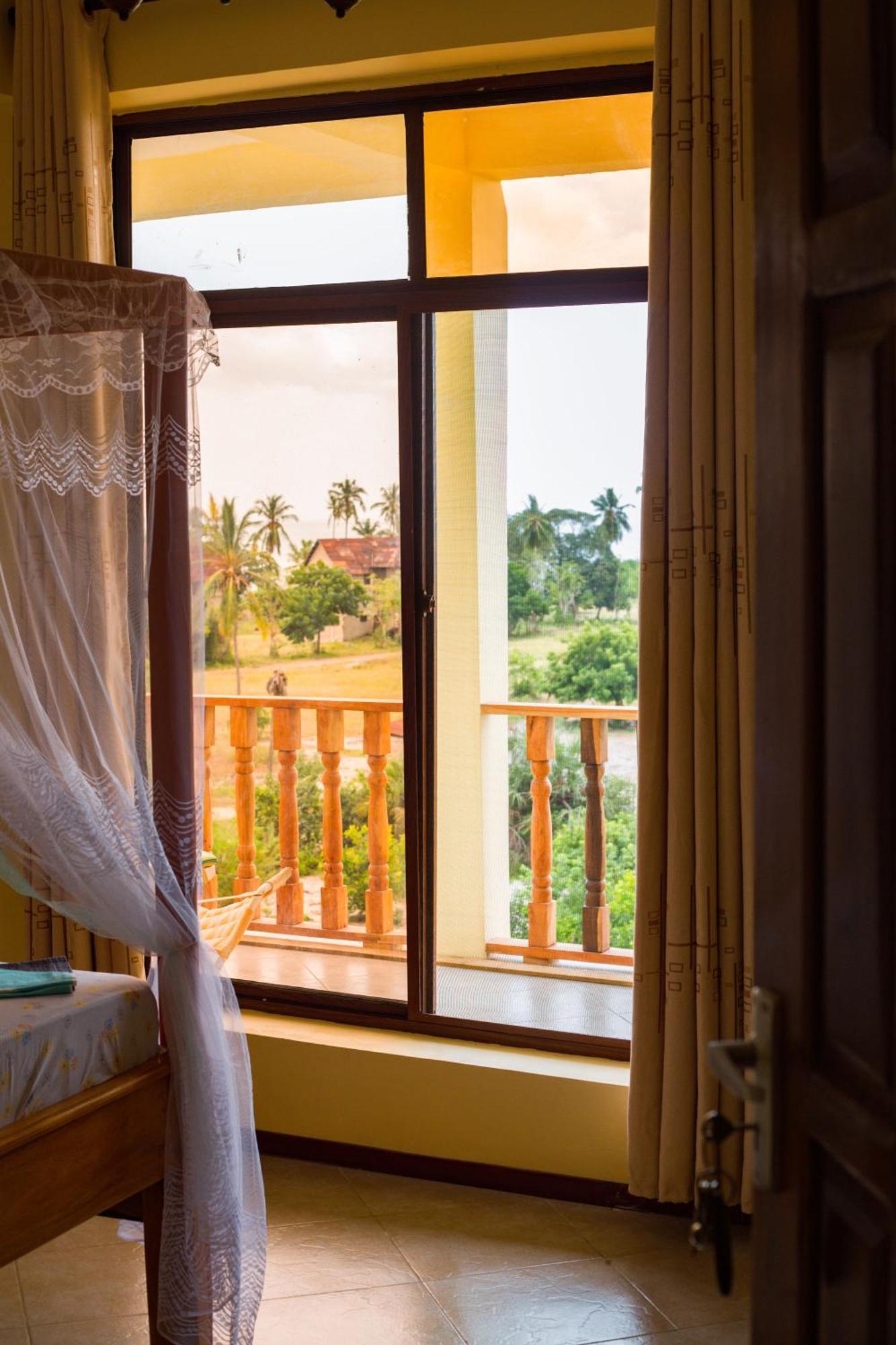 Mikoko Beach & Cottages Bagamoyo Ngoại thất bức ảnh